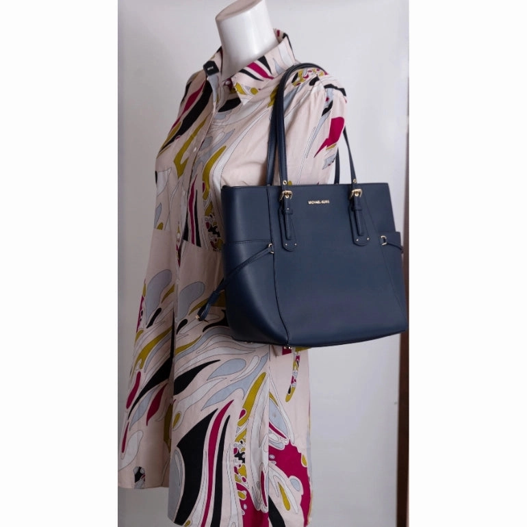 Michael Kors Voyager Tote
