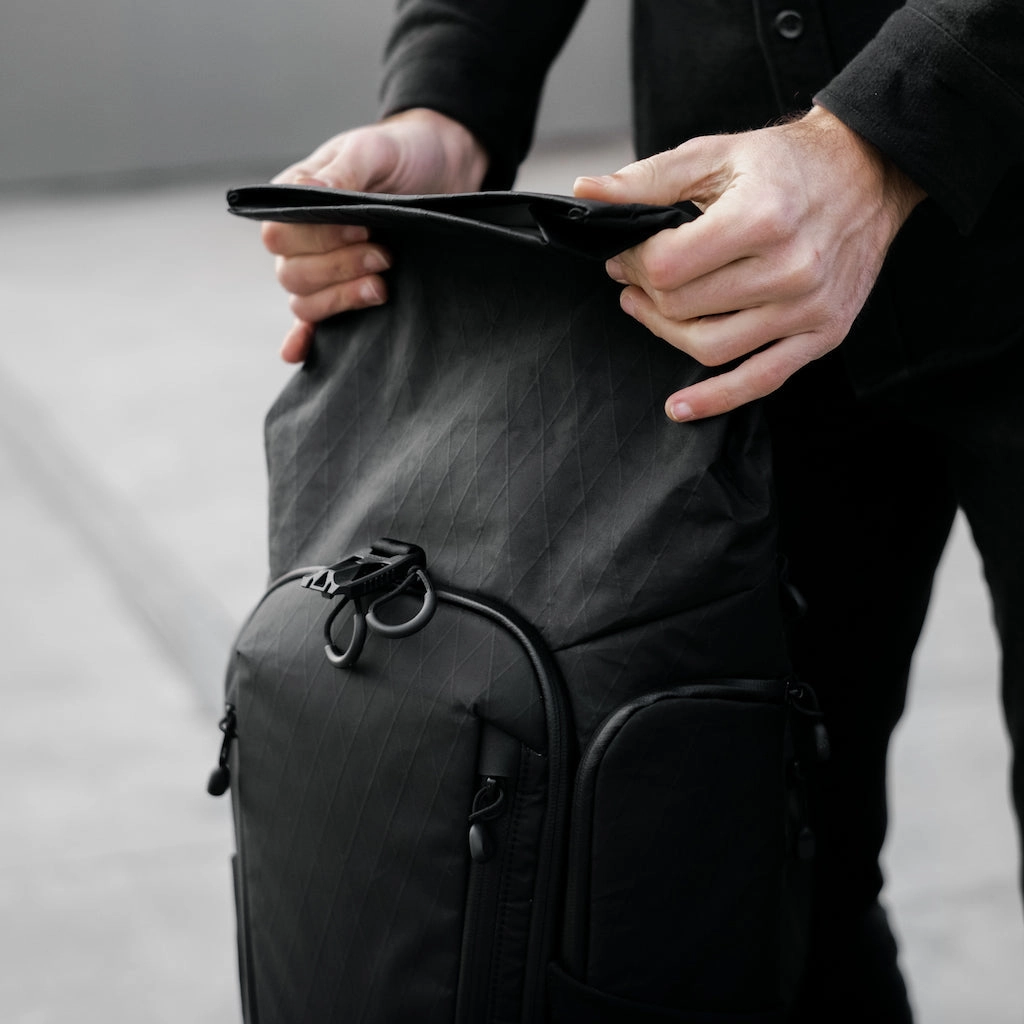 Modern Dayfarer Active Sling Pack (16L)