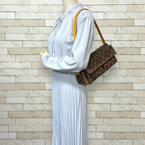 Monogram Canvas Pochette Crossbody Bag M40712