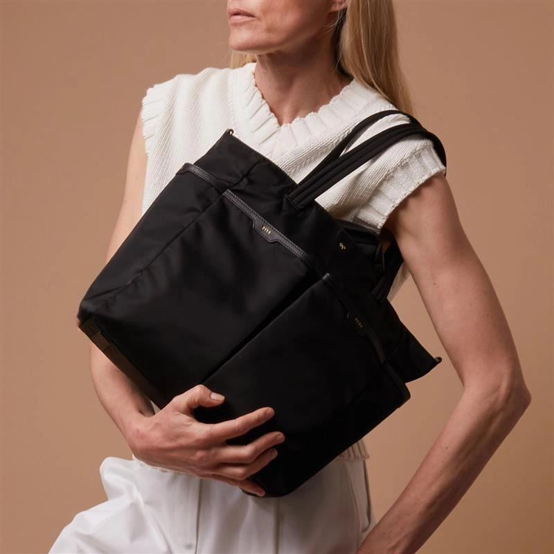 Nevis Tote