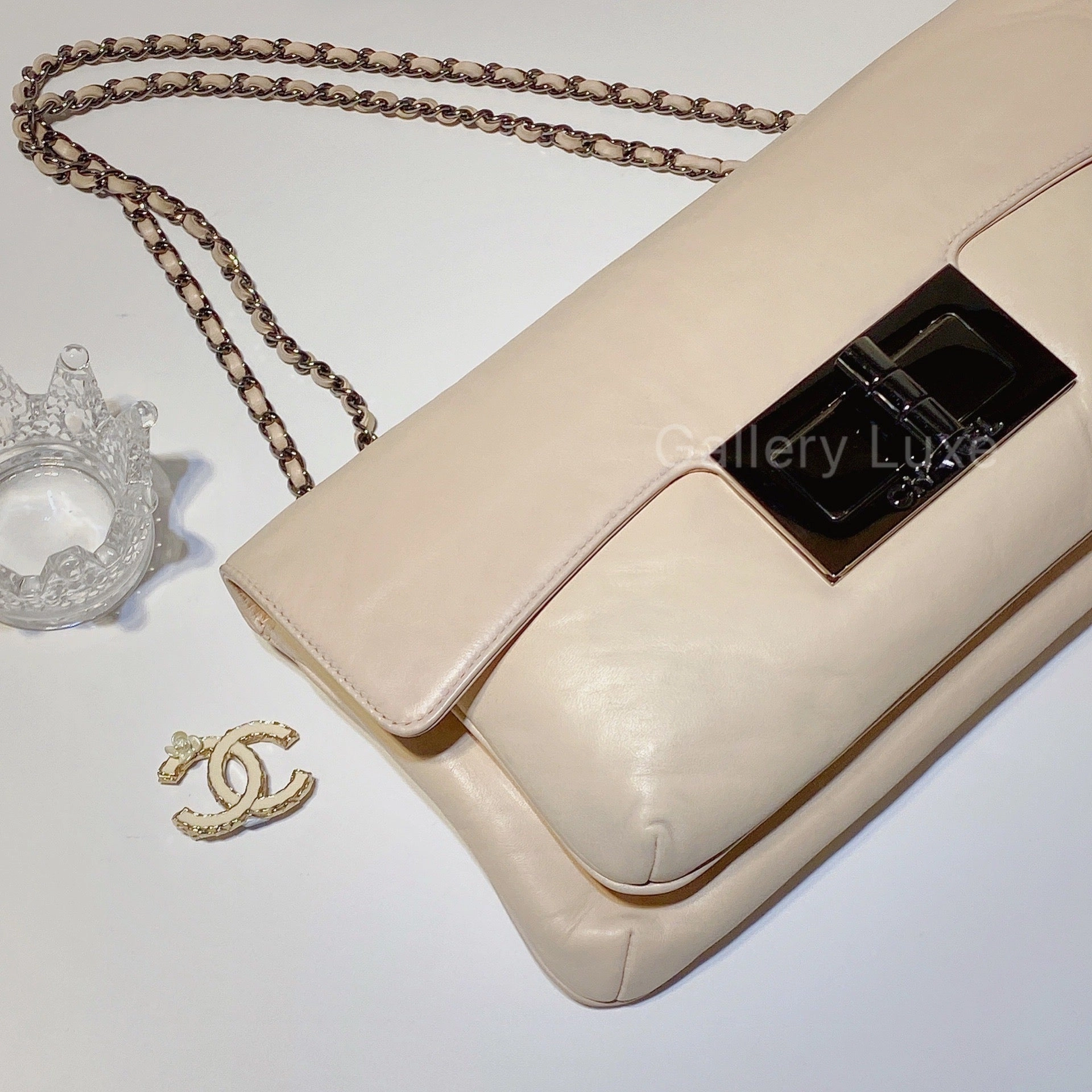 No.2644-Chanel Mademoiselle Lock Shoulder Bag