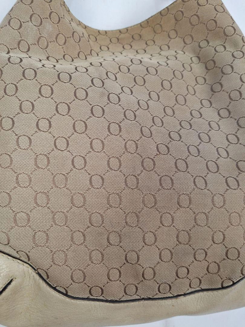Oroton Cream Leather Hobo Style Bag Size None