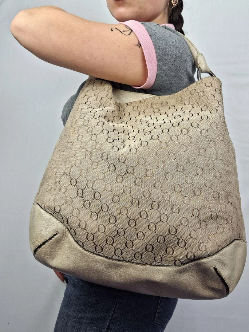 Oroton Cream Leather Hobo Style Bag Size None
