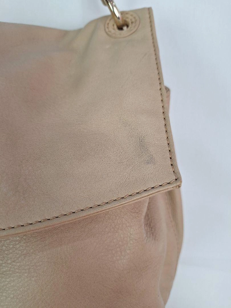 Oroton Relaxed Beige Leather Bag