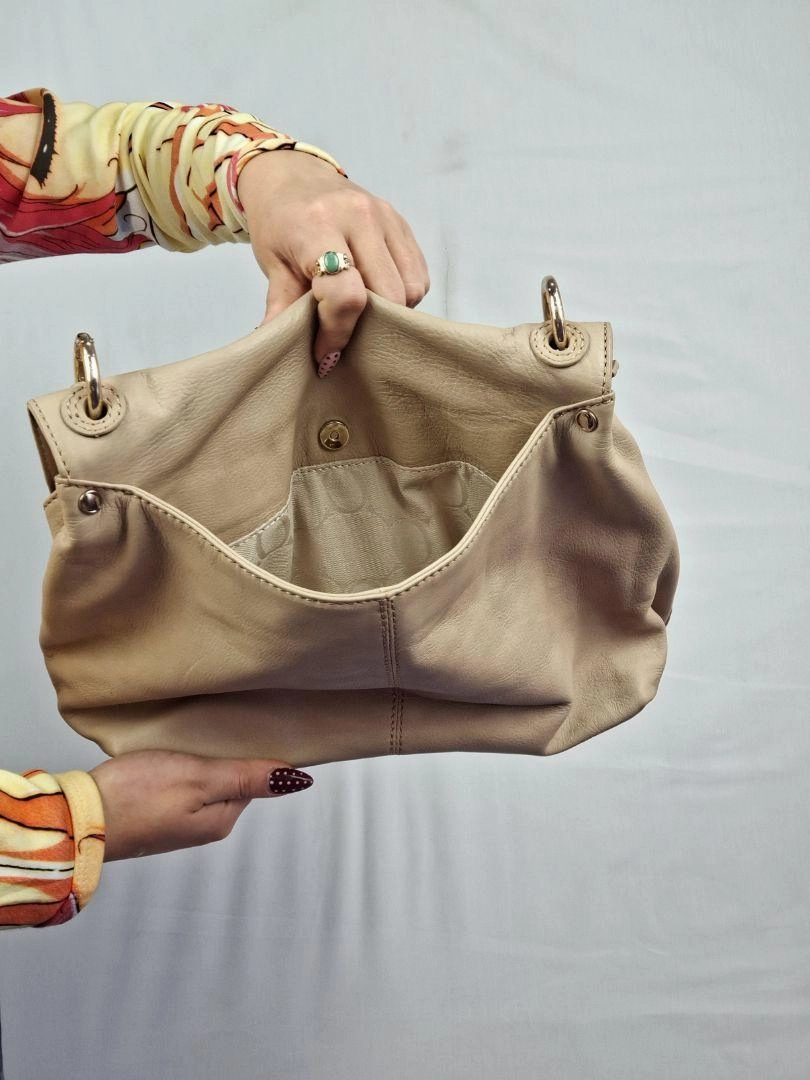 Oroton Relaxed Beige Leather Bag