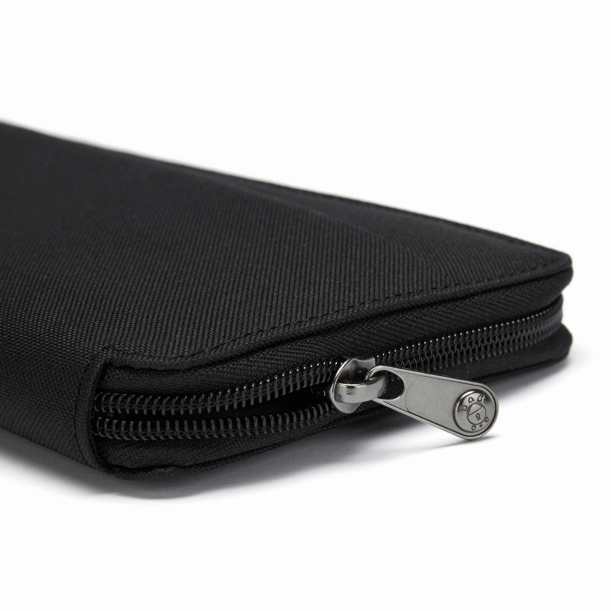 Pacsafe RFIDsafe Travel Wallet