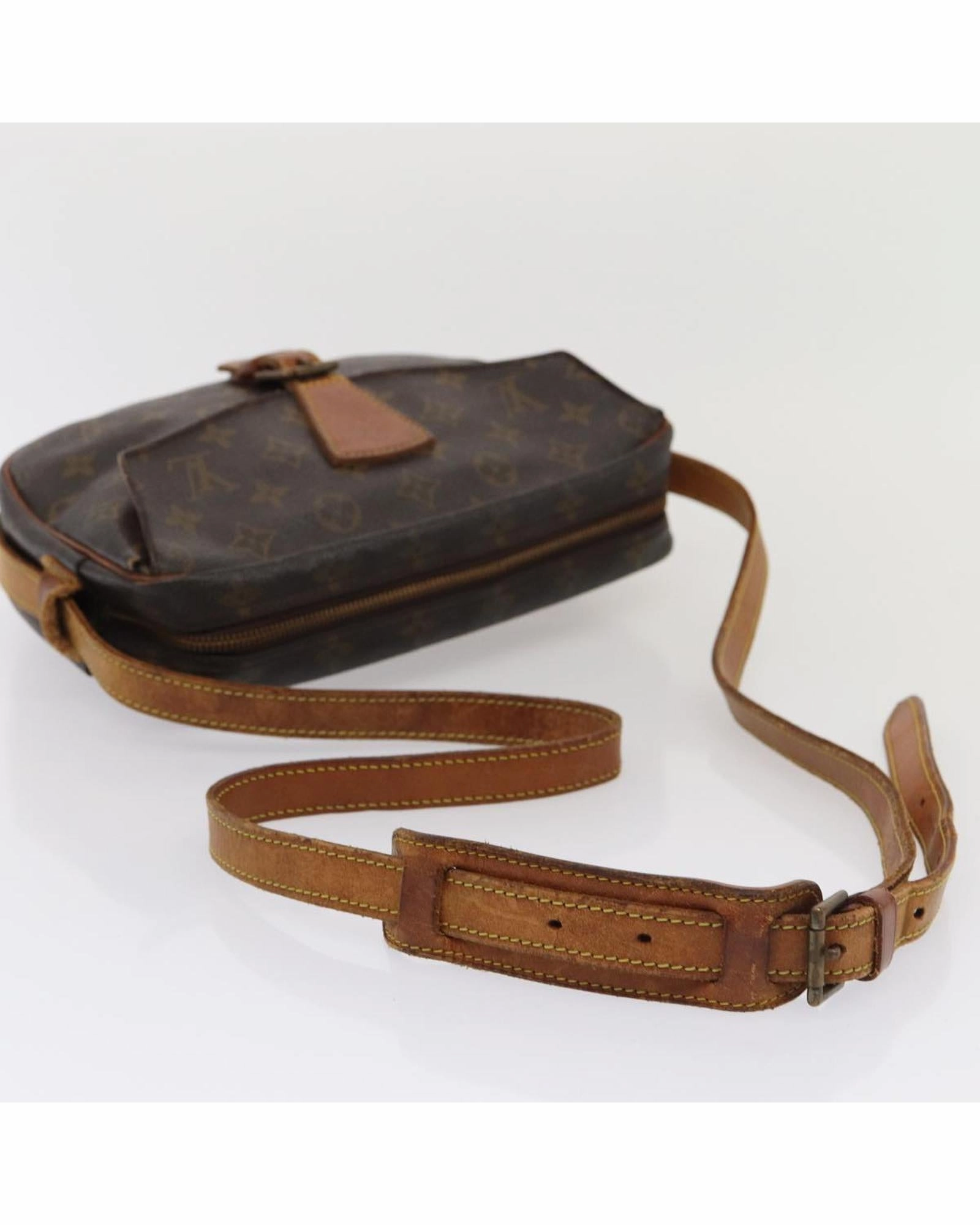 Pochette Croissant Crossbody Bag