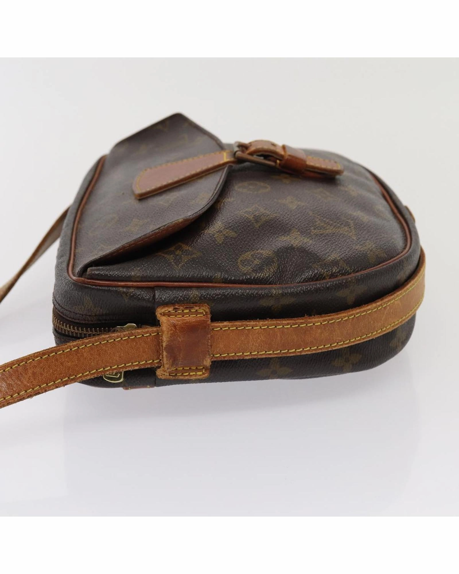 Pochette Croissant Crossbody Bag