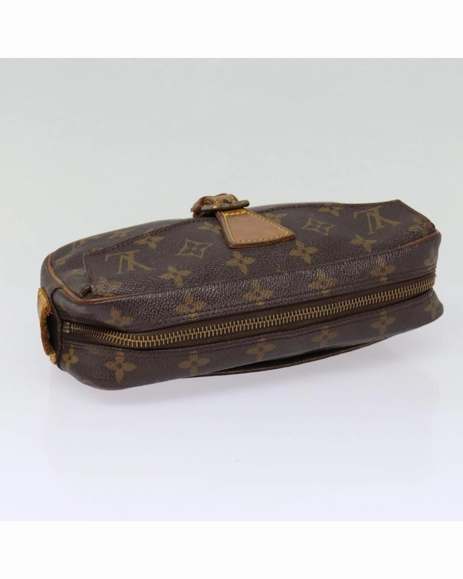 Pochette Croissant Crossbody Bag