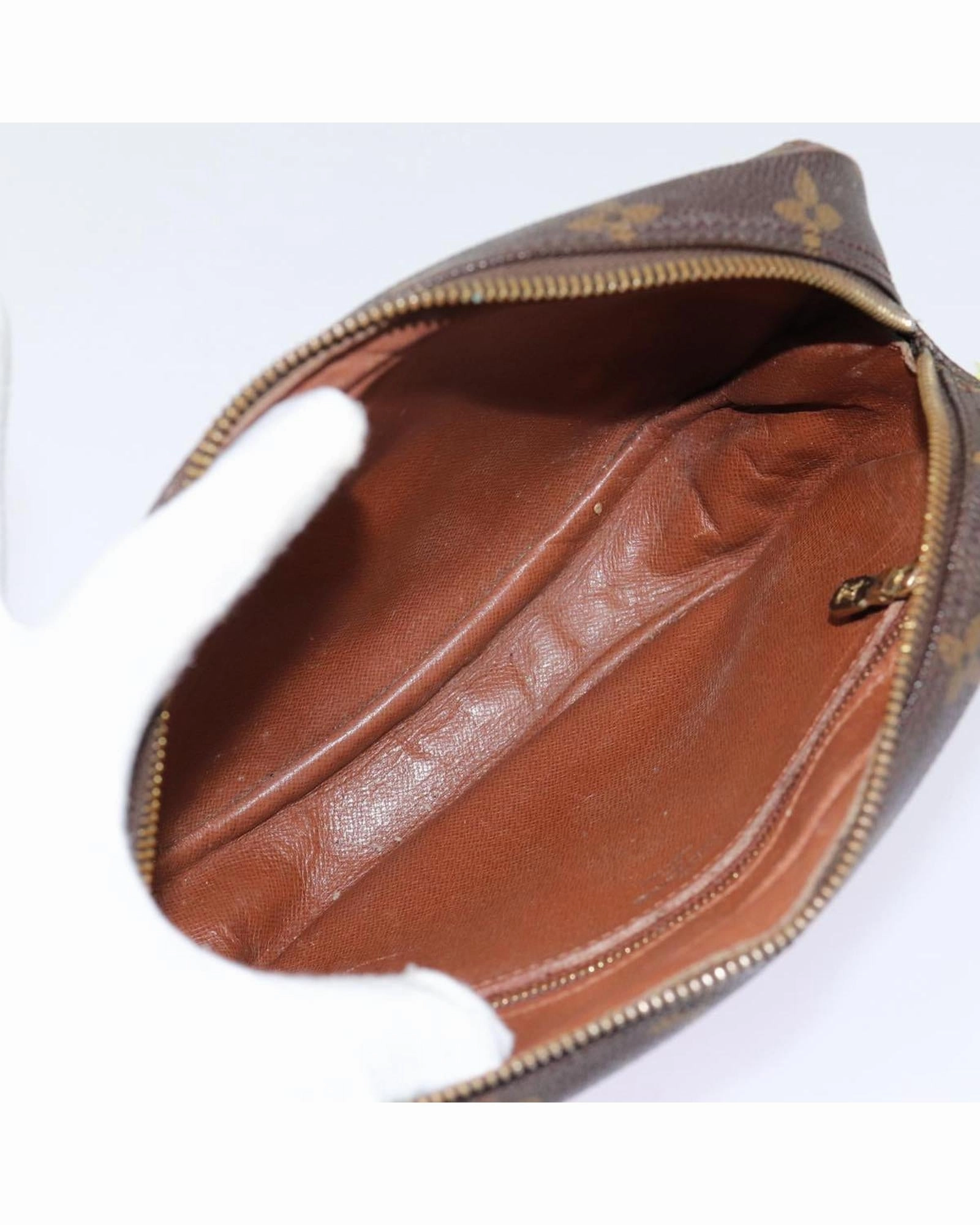 Pochette Croissant Crossbody Bag