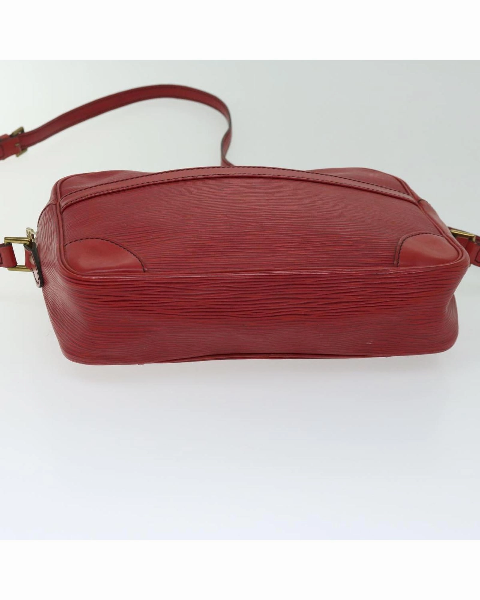 Pochette Epi Leather Shoulder Bag