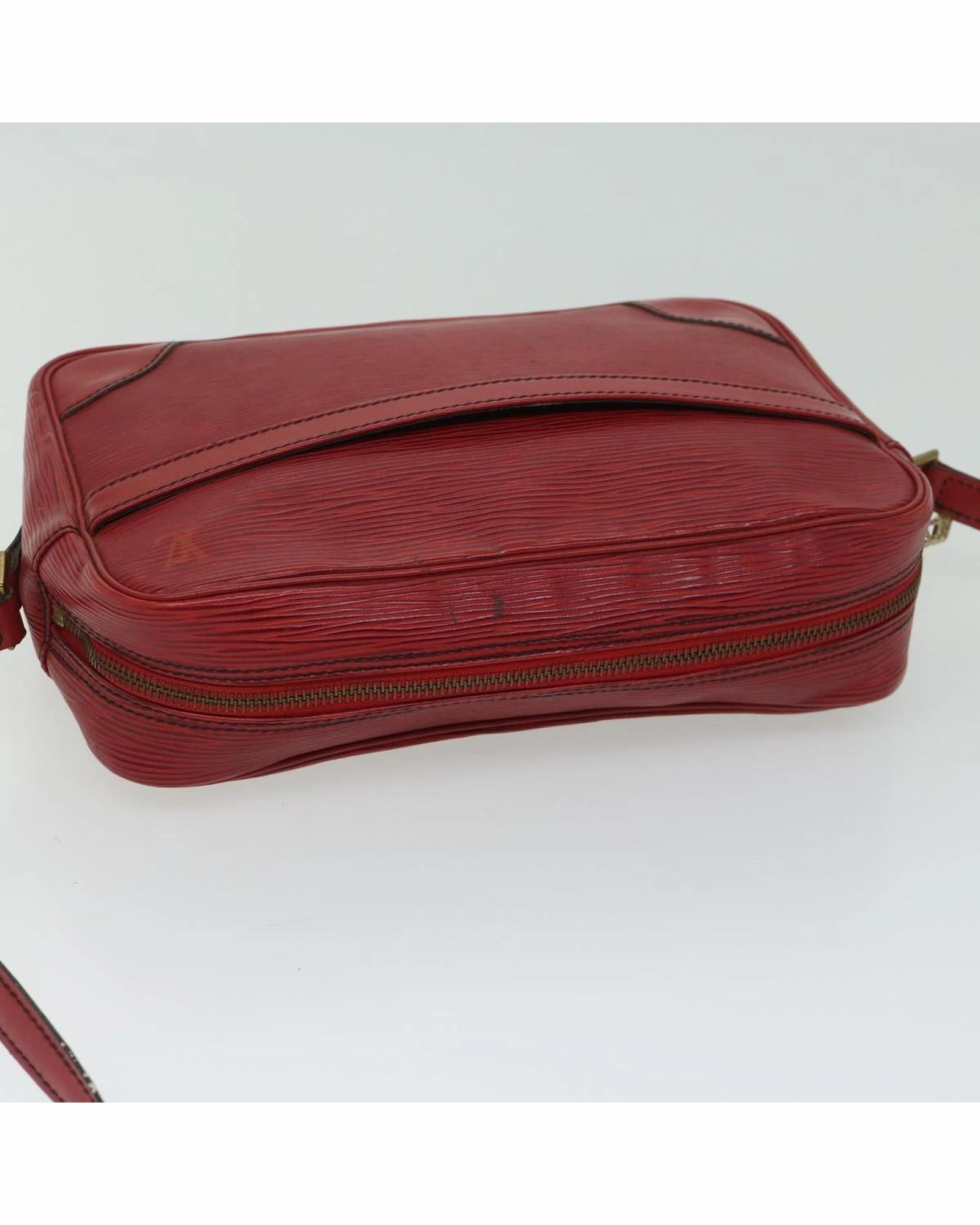 Pochette Epi Leather Shoulder Bag