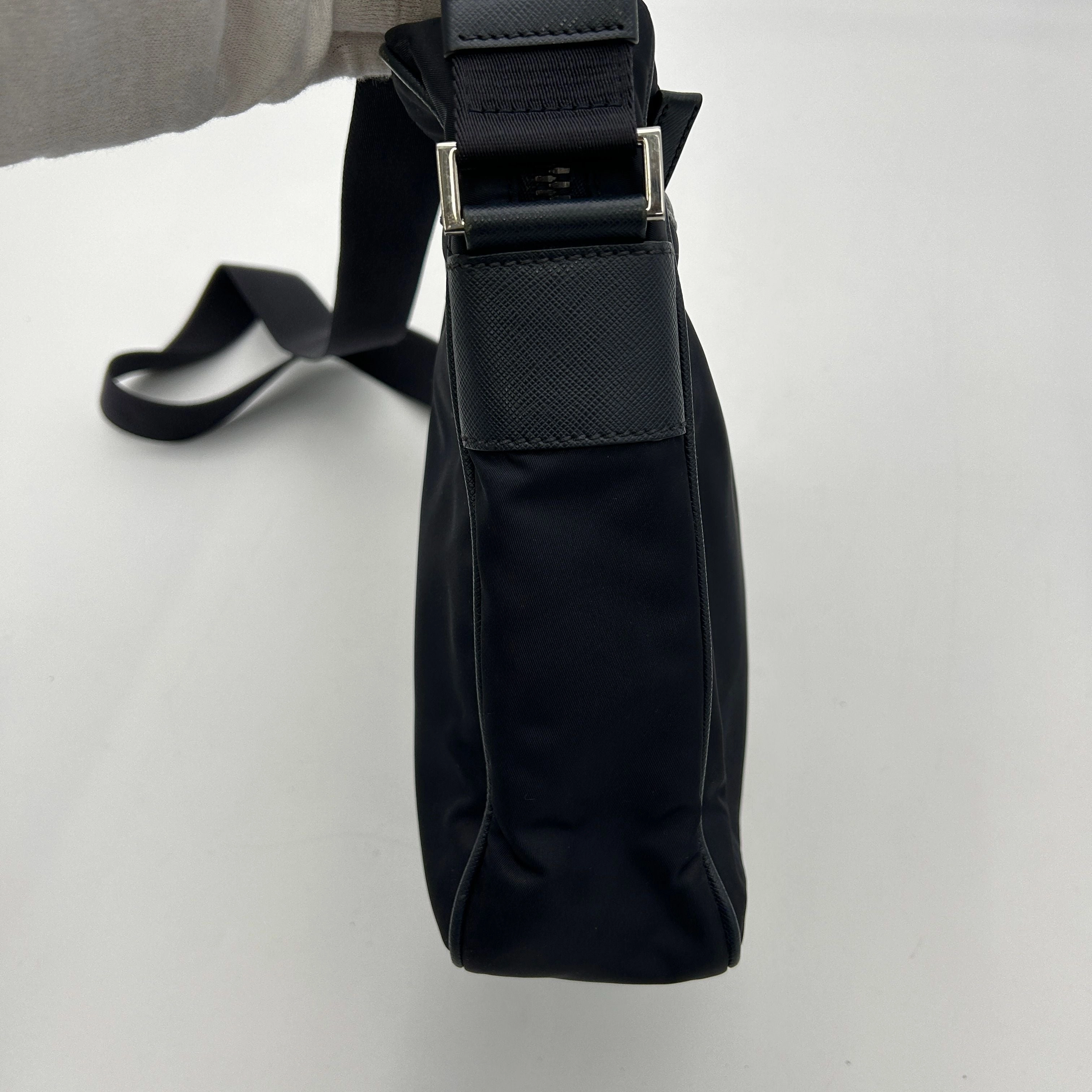 Prada Tessuto Nylon Saffiano Leather Shoulder Bag Navy Messenger pr8821vs