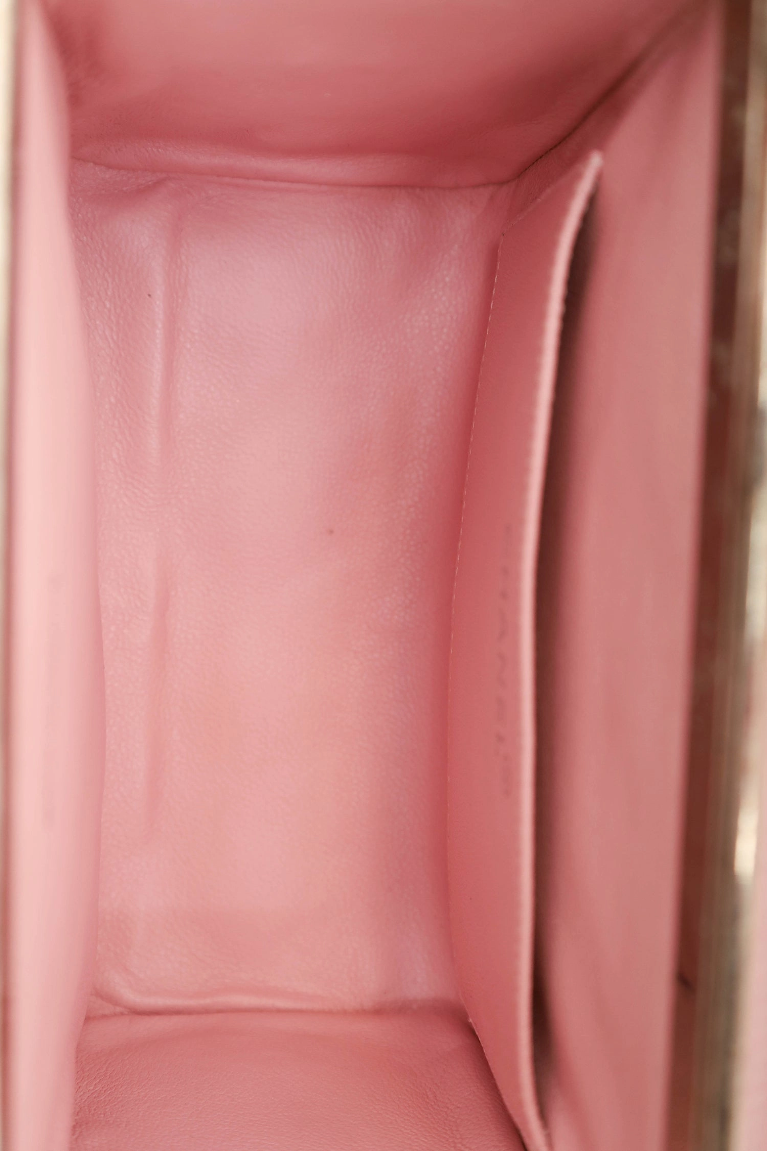 Pre-Loved Chanel 1996-97 Pink Quilted Lambskin Vanity Box