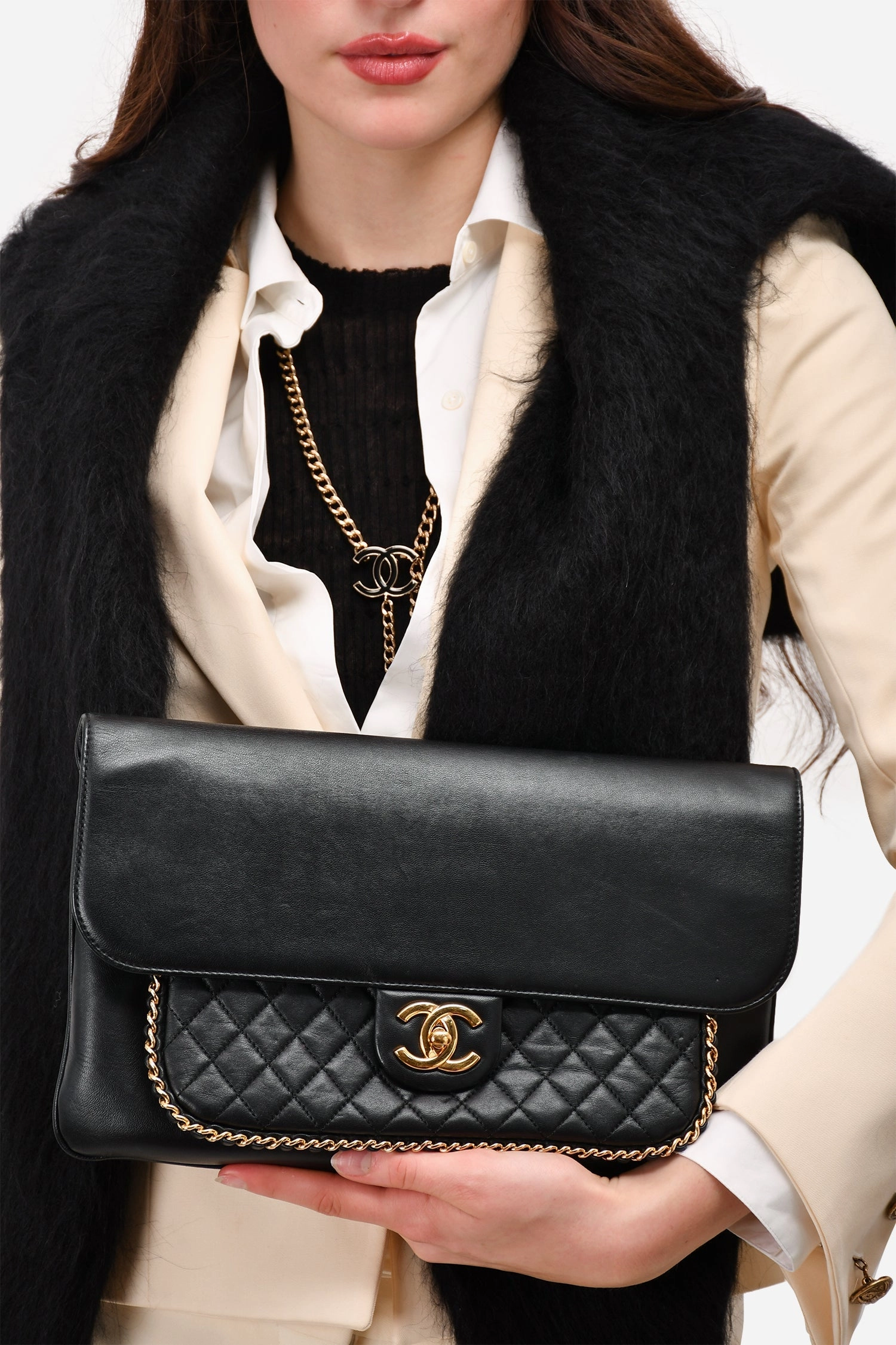 Pre-Loved Chanel 2017/18 Black Lambskin 'Unchained' CC Clutch