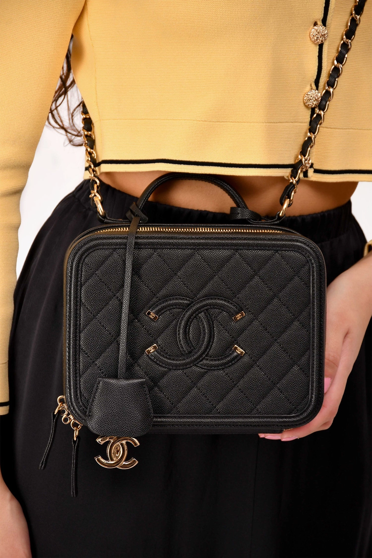 Pre-Loved Chanel 2019 Black Caviar Medium CC Filigree Vanity Case