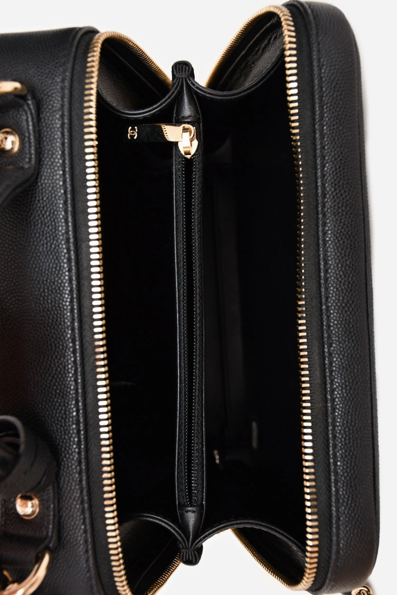Pre-Loved Chanel 2019 Black Caviar Medium CC Filigree Vanity Case