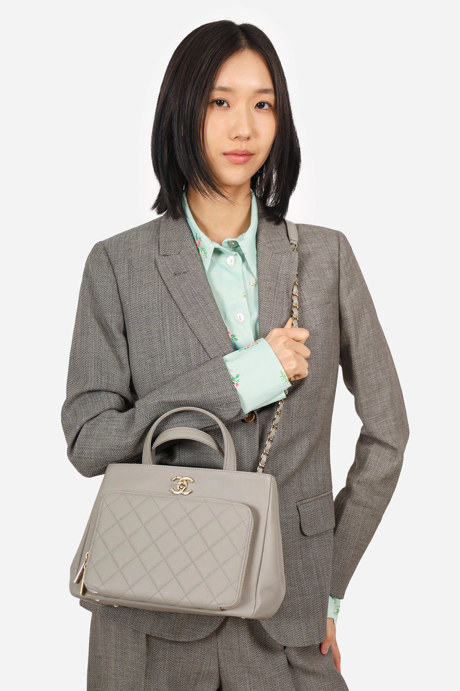 Pre-Loved Chanel 2019 Grey Caviar Leather Quilted Small Business Affinity Shopping Tote