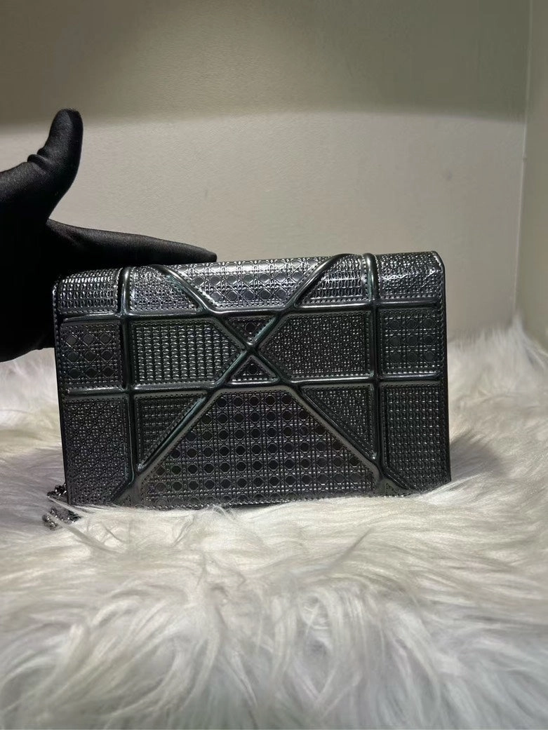 Pre-loved DIOR Black Leather Shoulder Bag