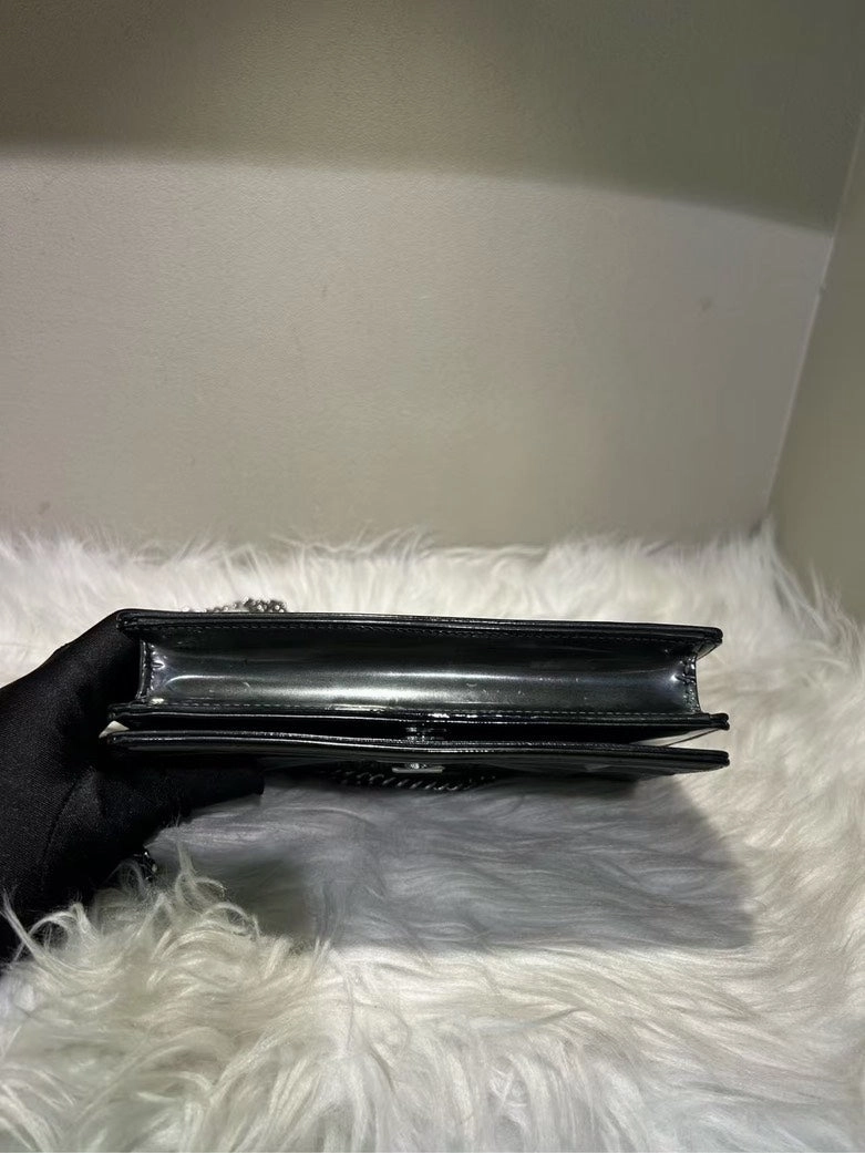 Pre-loved DIOR Black Leather Shoulder Bag