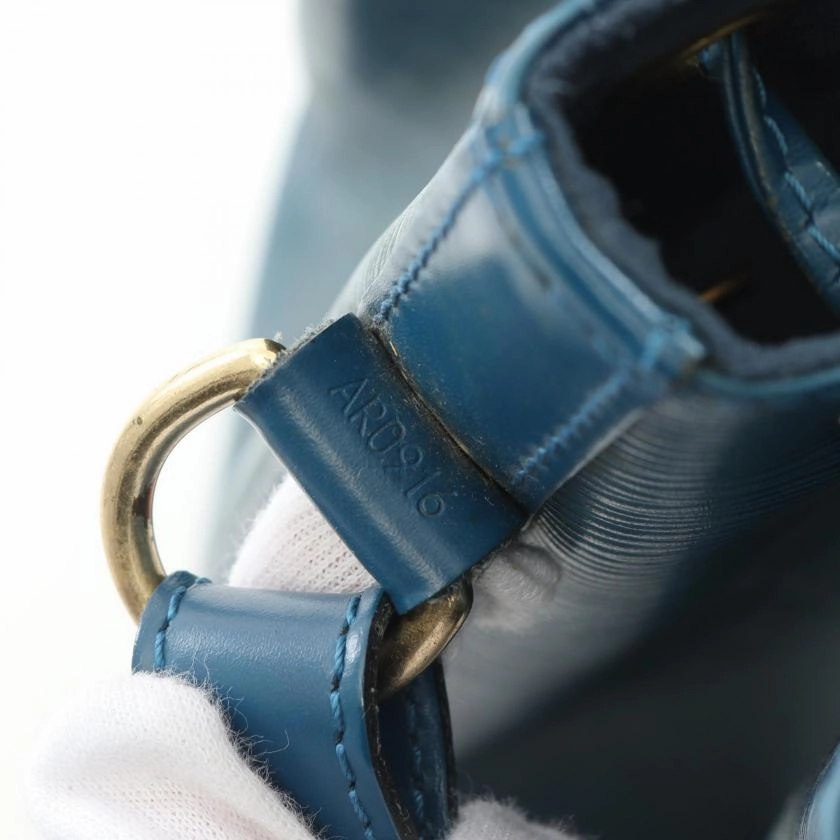 Pre-loved LOUIS VUITTON Peti Noe Epi Toledo Blue Leather Shoulder Bag - Condition B