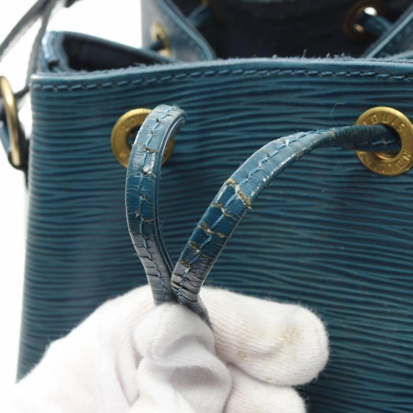 Pre-loved LOUIS VUITTON Peti Noe Epi Toledo Blue Leather Shoulder Bag - Condition B