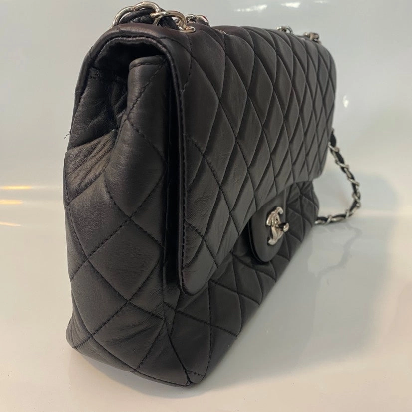 Preloved Chanel Classic Flap Bag Black Leather Shoulder Bag