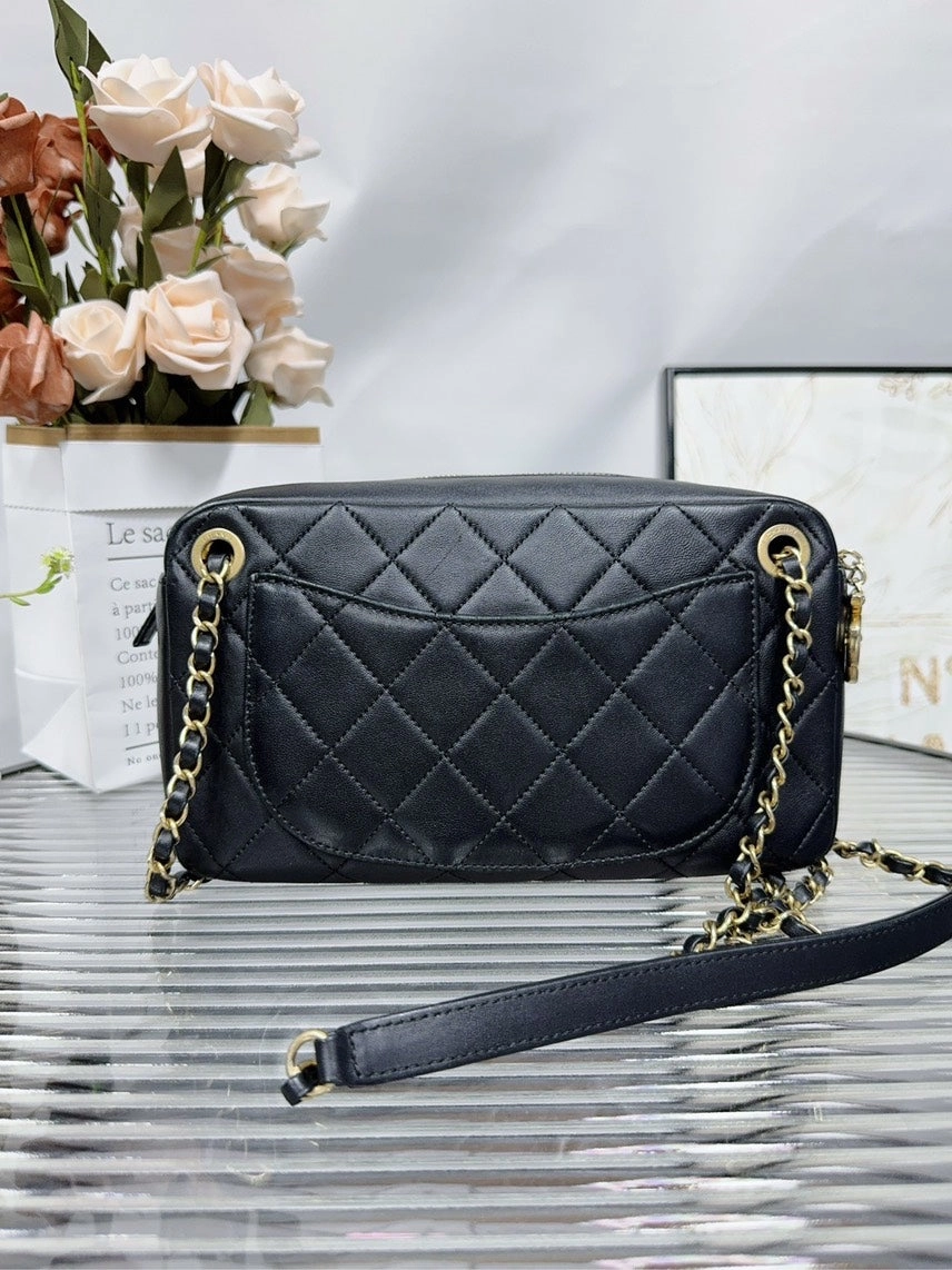 Preloved Chanel Quilted Black Crossbody Bag with Chain Details
