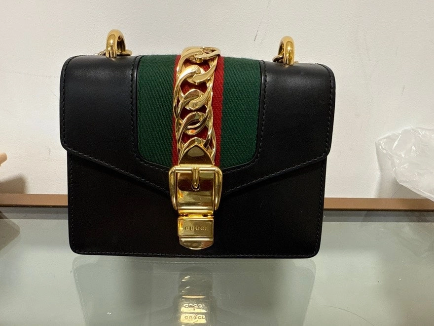 Preloved Gucci Sylvia Black Small Leather Shoulder Bag