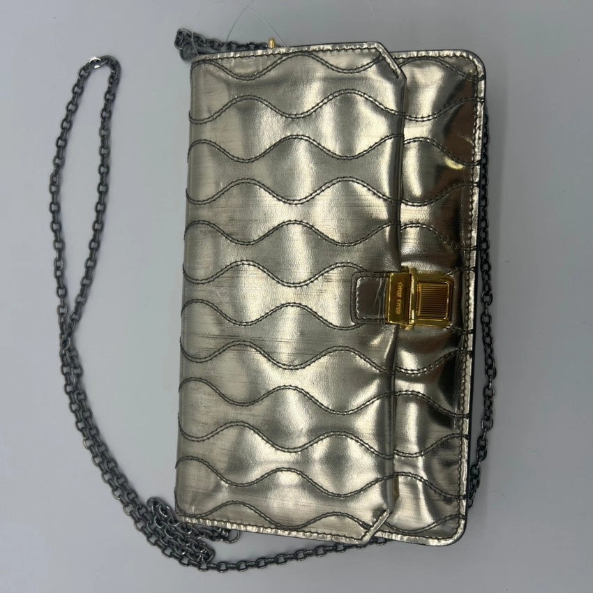 Preloved Miumiu chain crossbody A7360