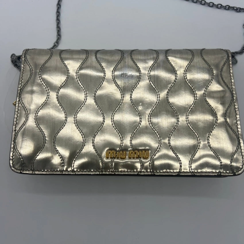 Preloved Miumiu chain crossbody A7360