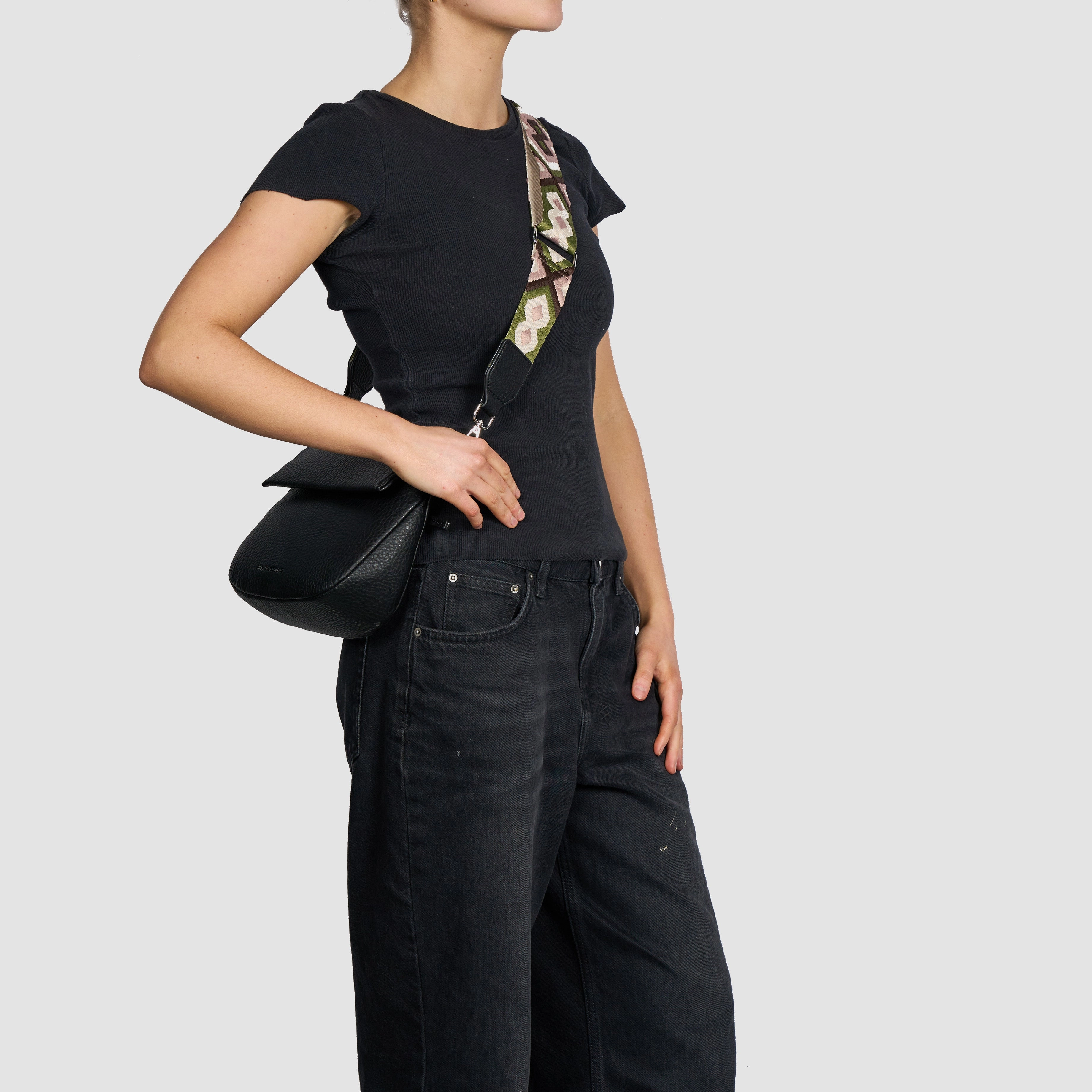 Realism Crossbody - Black