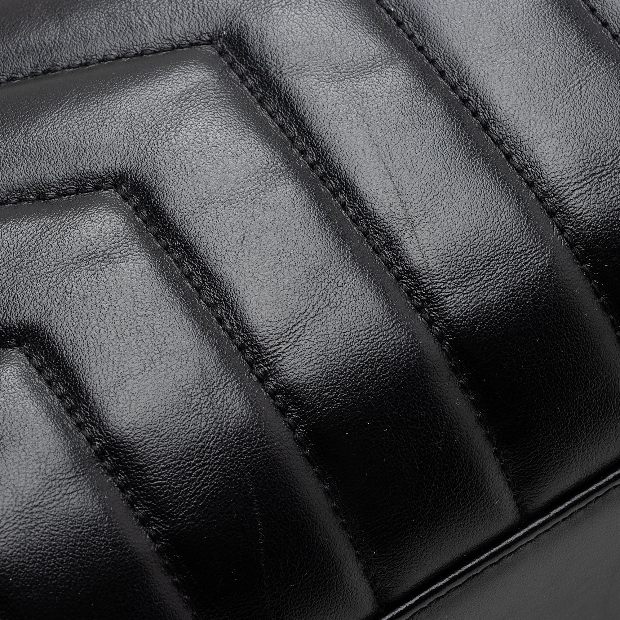 Saint Laurent Matelasse Calfskin Monogram LouLou Chain Medium Shoulder Bag (SHF-22491)