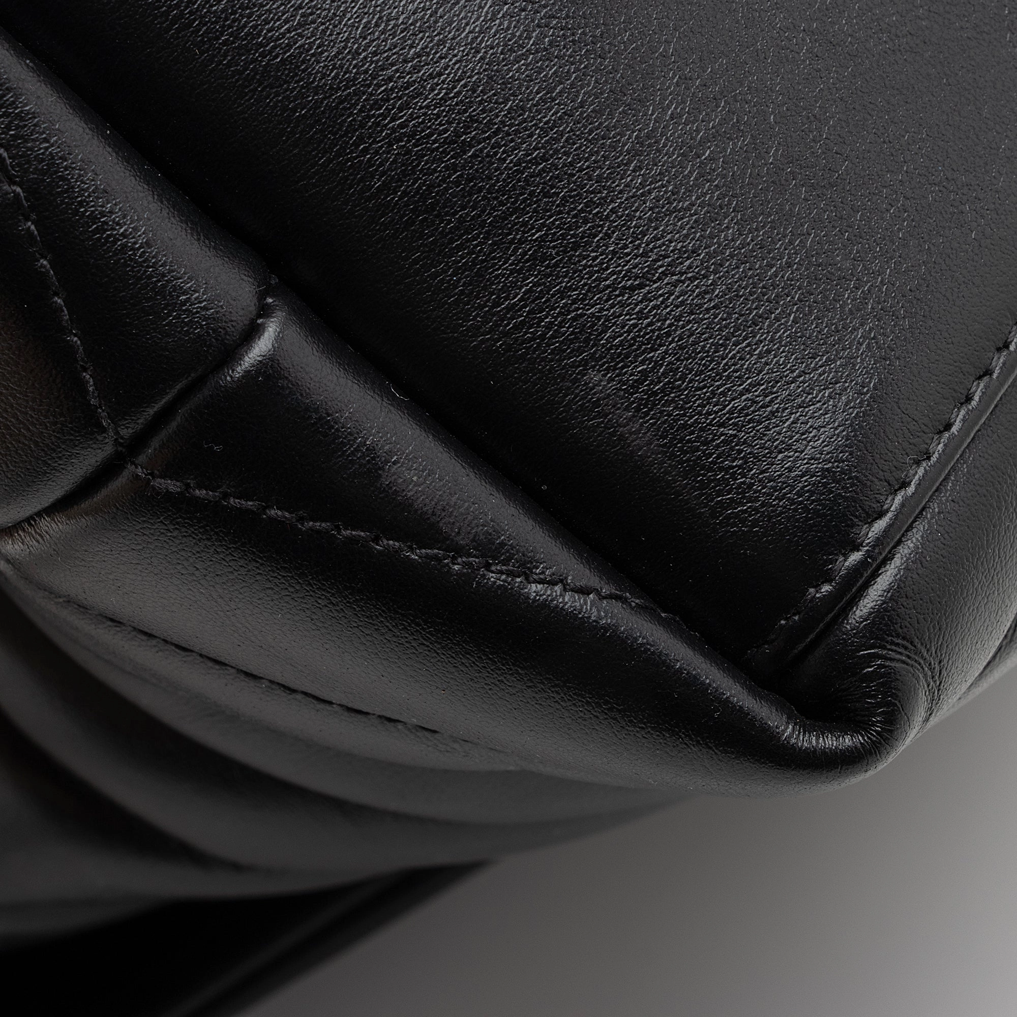Saint Laurent Matelasse Calfskin Monogram LouLou Chain Medium Shoulder Bag (SHF-22491)
