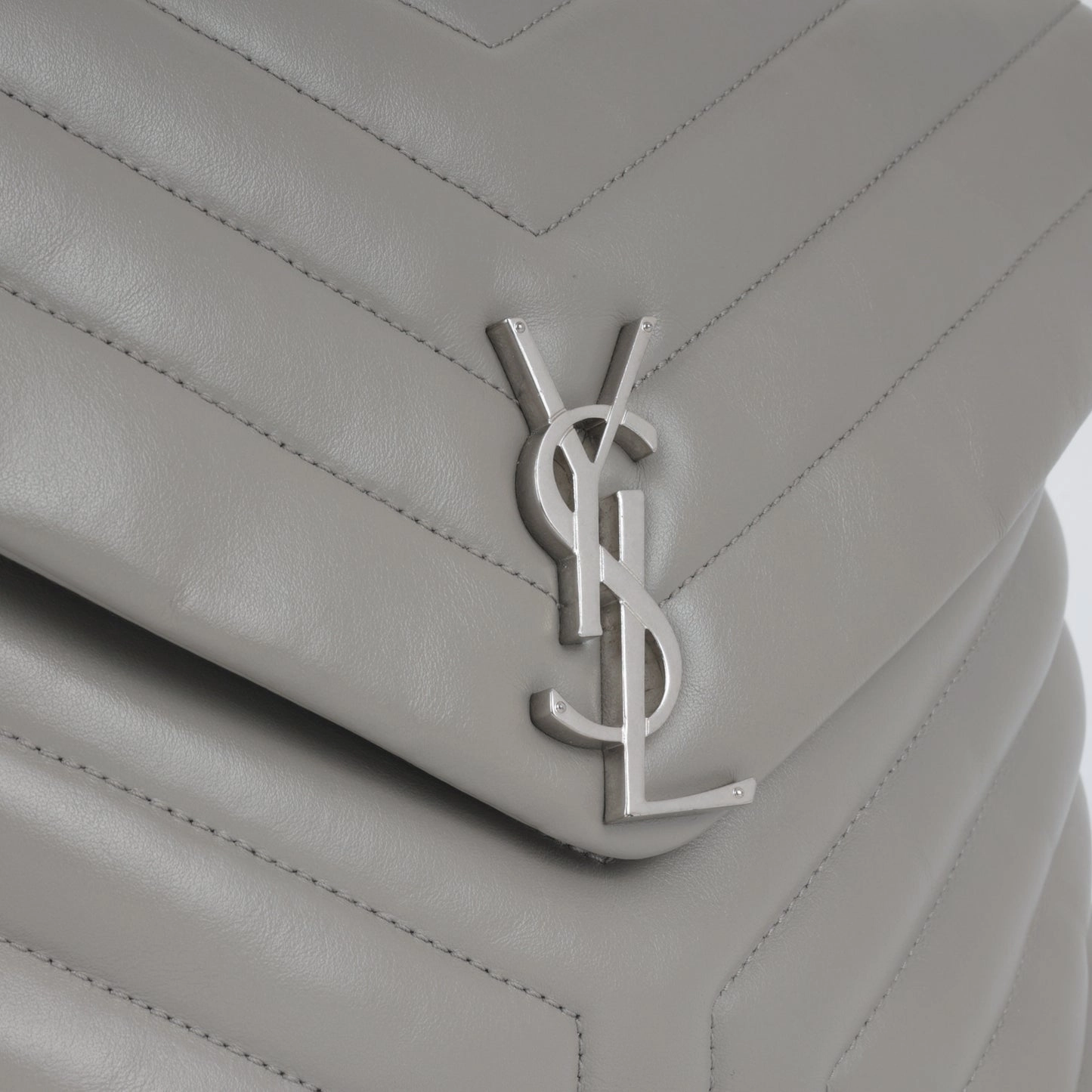 Saint Laurent Saint Laurent - Medium Loulou Bag - Grey Calfskin SHW - pre-loved