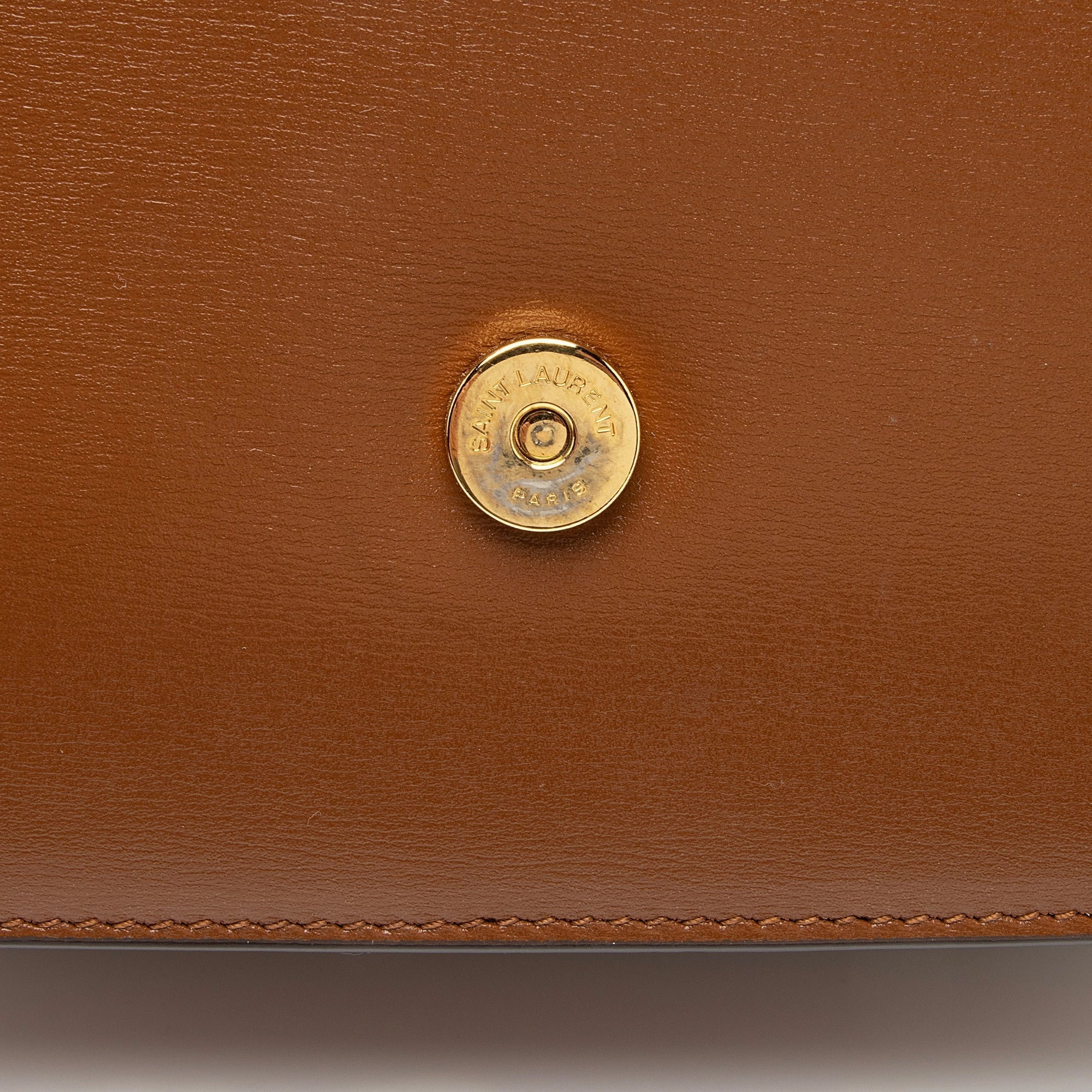 Saint Laurent Smooth Calfskin Monogram Le 61 Saddle Small Crossbody Bag (SHF-23810)