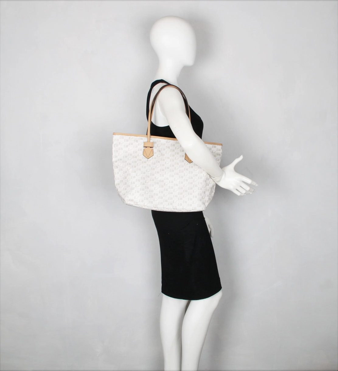 Saint Tropez Open Tote MM, Milk / Cappuccino Trim
