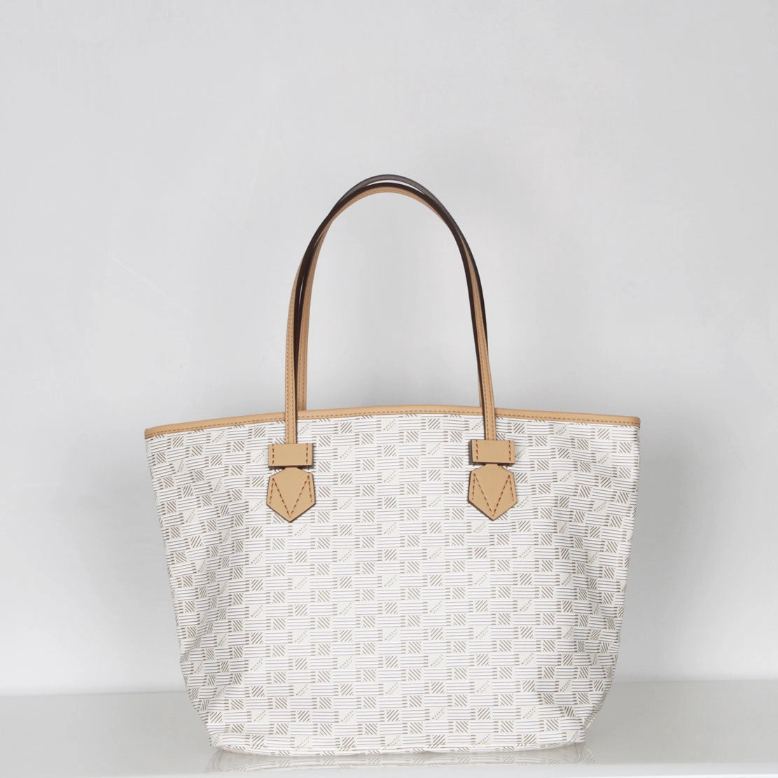 Saint Tropez Open Tote MM, Milk / Cappuccino Trim