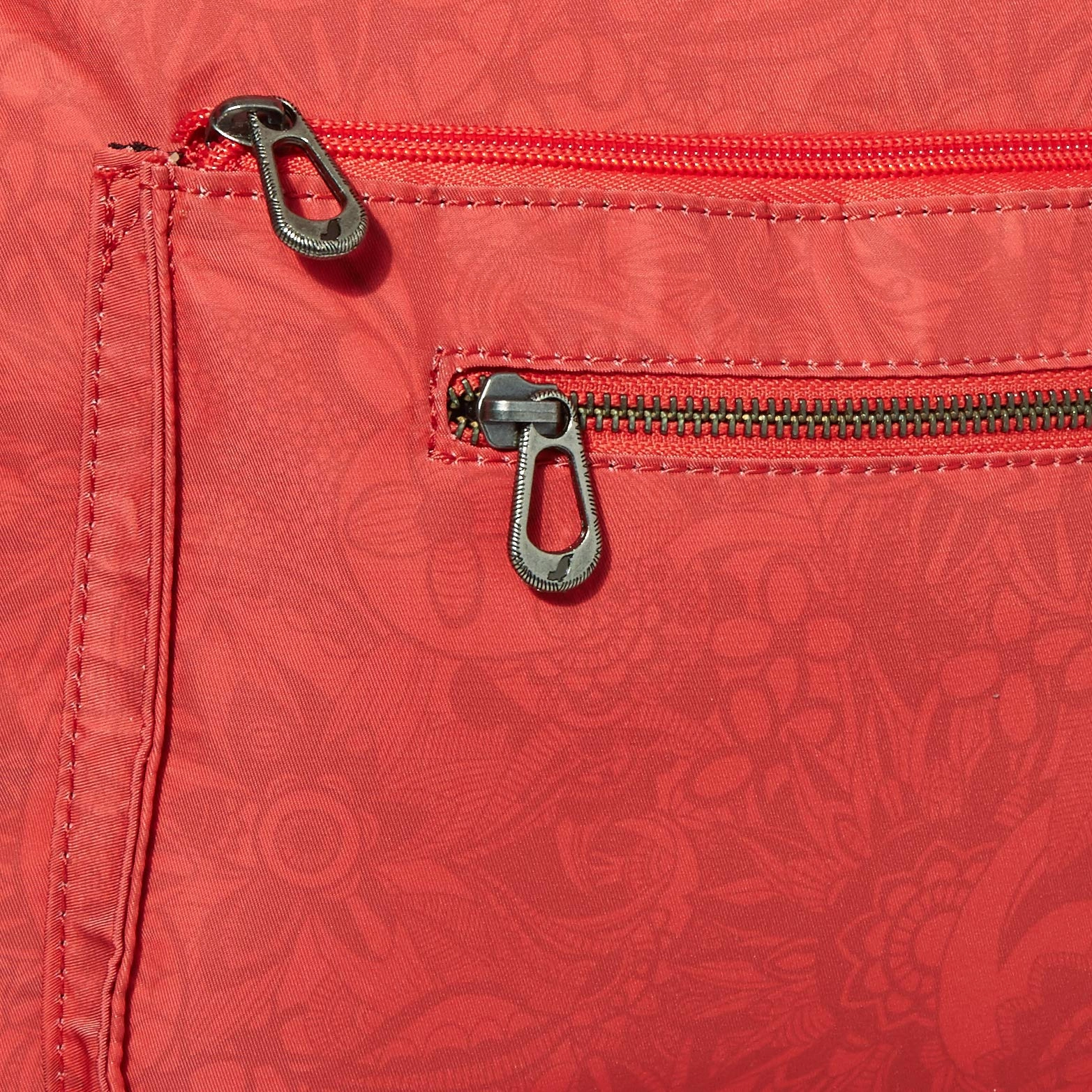 Sakroots Women's Loyola, Red Spirit Desert