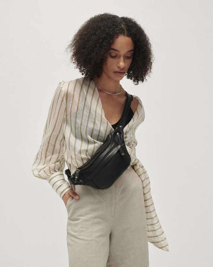 STITCH & HIDE LEATHER BAILEY HIP/CROSSBODY BAG BLACK - FREE KEYRING