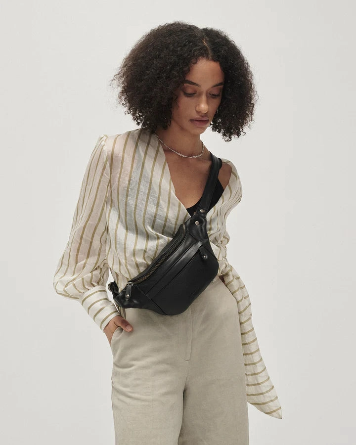 STITCH & HIDE LEATHER BAILEY HIP SLING CROSSBODY BAG IVORY WHITE - FREE KEYRING