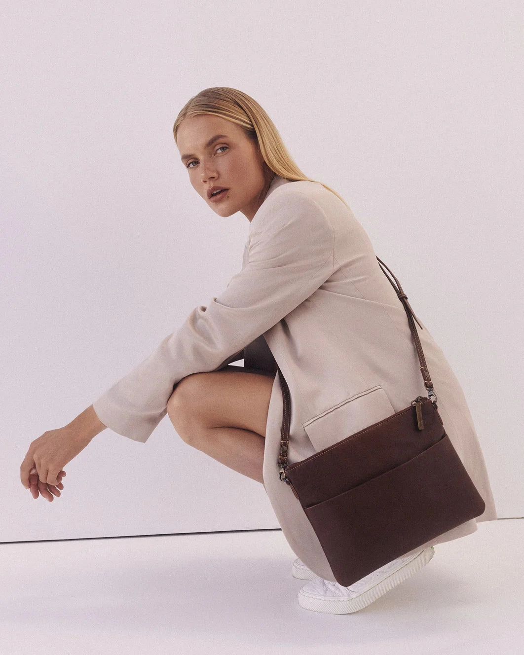 STITCH & HIDE LEATHER JULIETTE CROSSBODY/CLUTCH BAG - MOCHA BROWN - FREE KEYRING