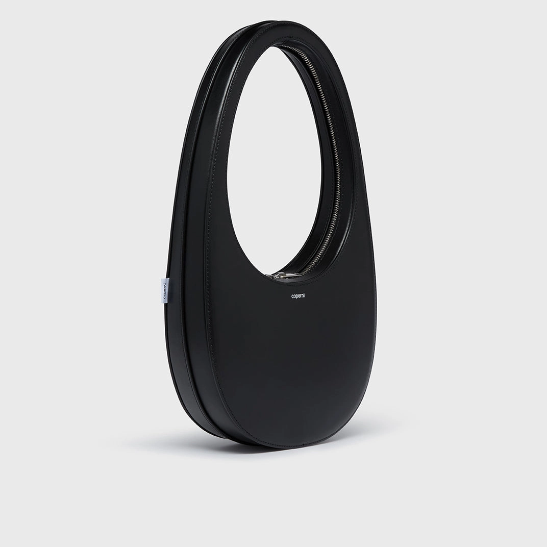 Swipe Shoulder Bag in Black