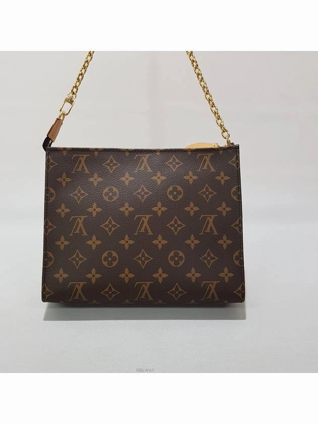 Toiletry pouch on chain shoulder bag M81412