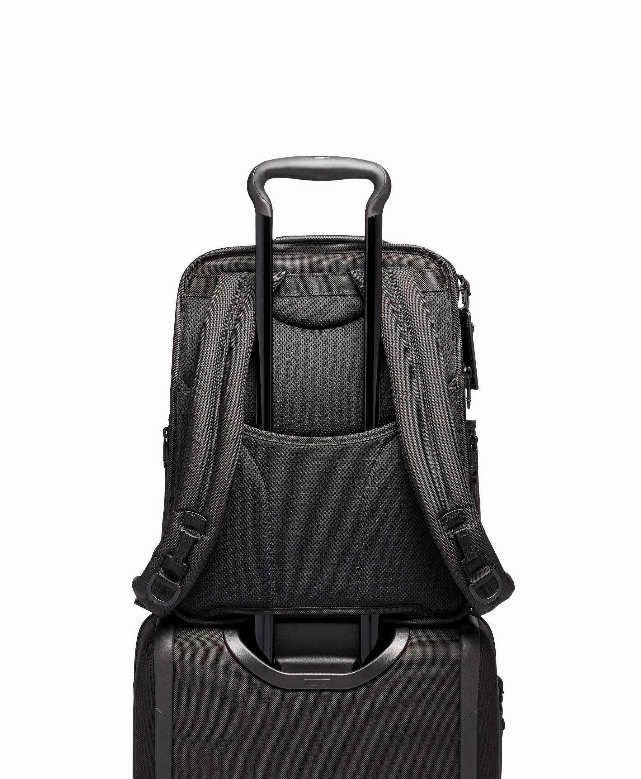 TUMI Alpha Slim Solutions Brief Pack