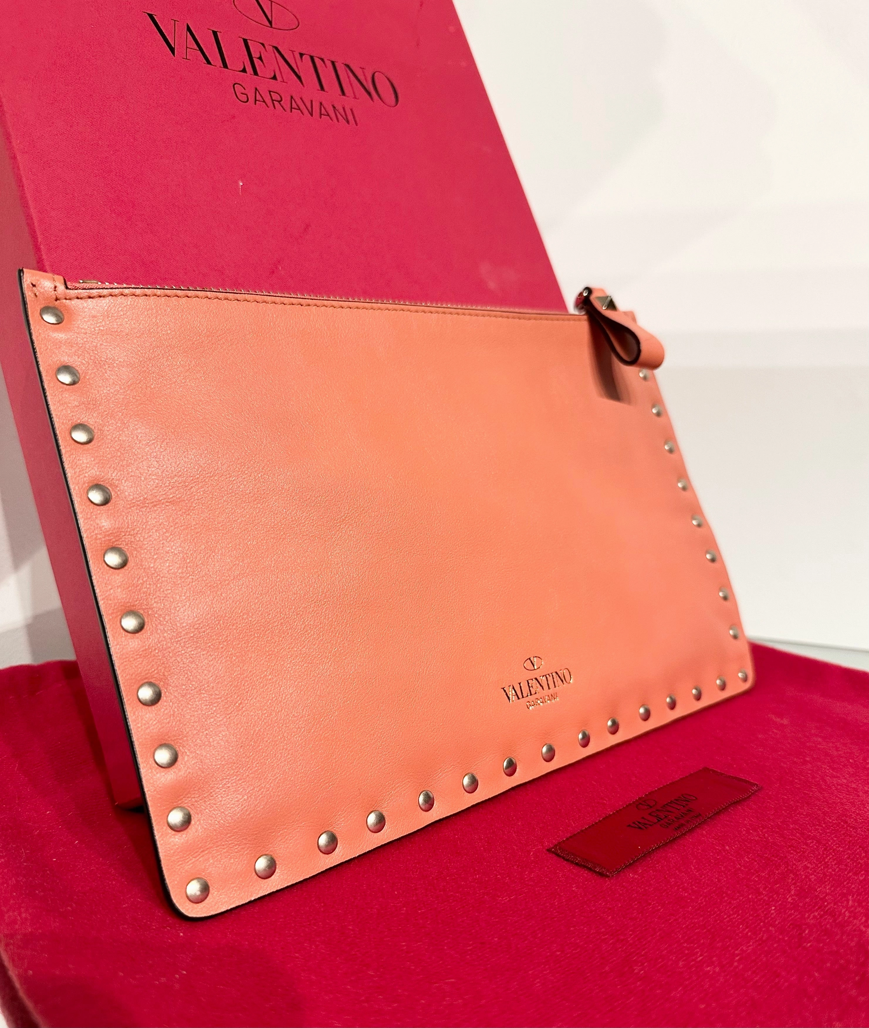 VALENTINO GARAVANI Rockstud Leather Pouch/ Clurch
