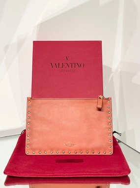 VALENTINO GARAVANI Rockstud Leather Pouch/ Clurch