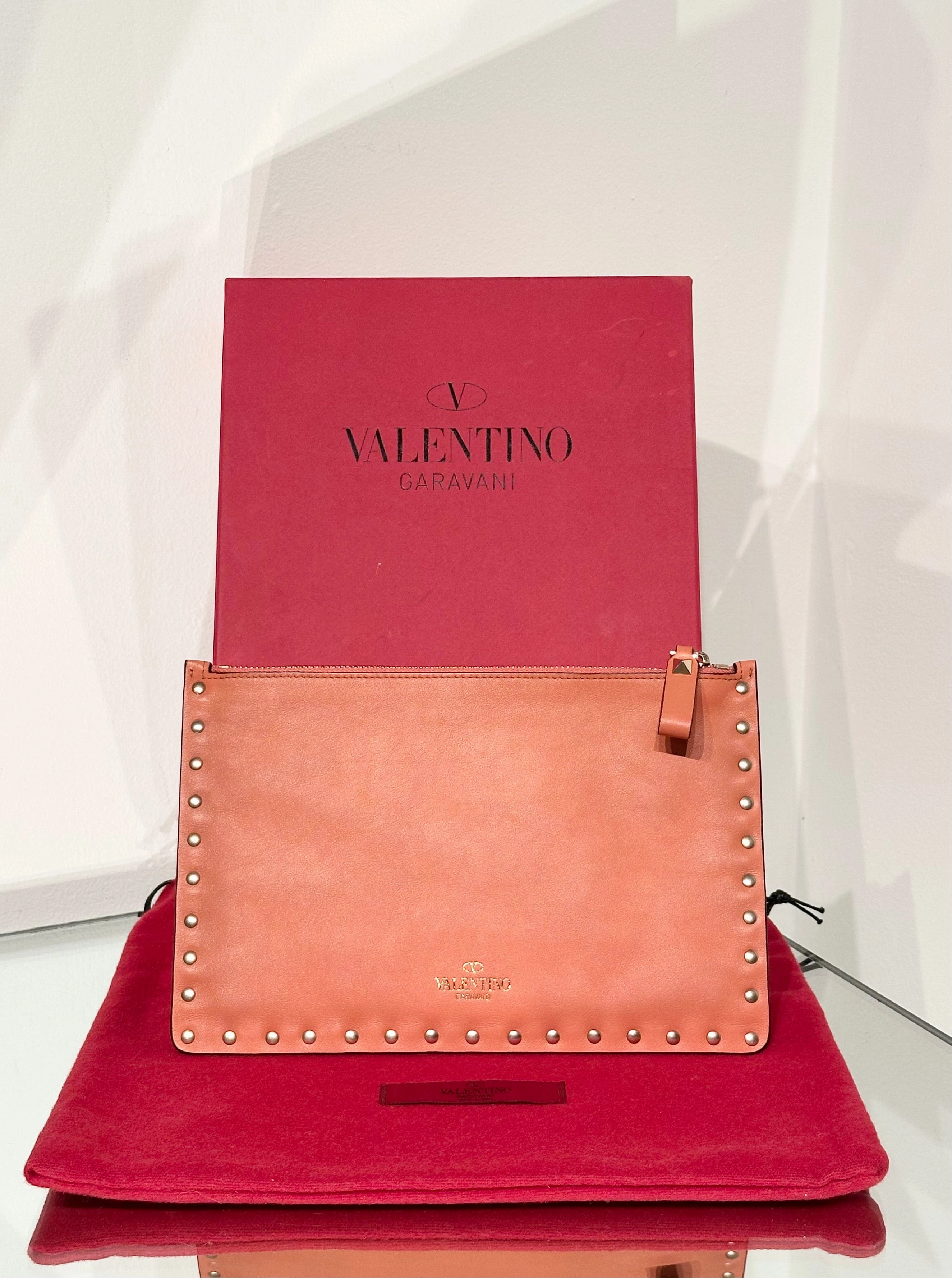 VALENTINO GARAVANI Rockstud Leather Pouch/ Clurch