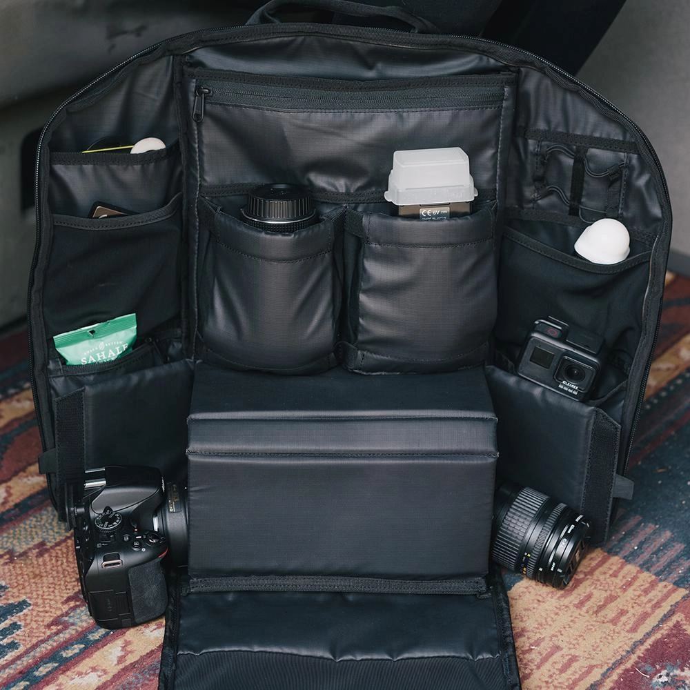 Wandrd Duo Daypack - 20L Dual Side Access Bag