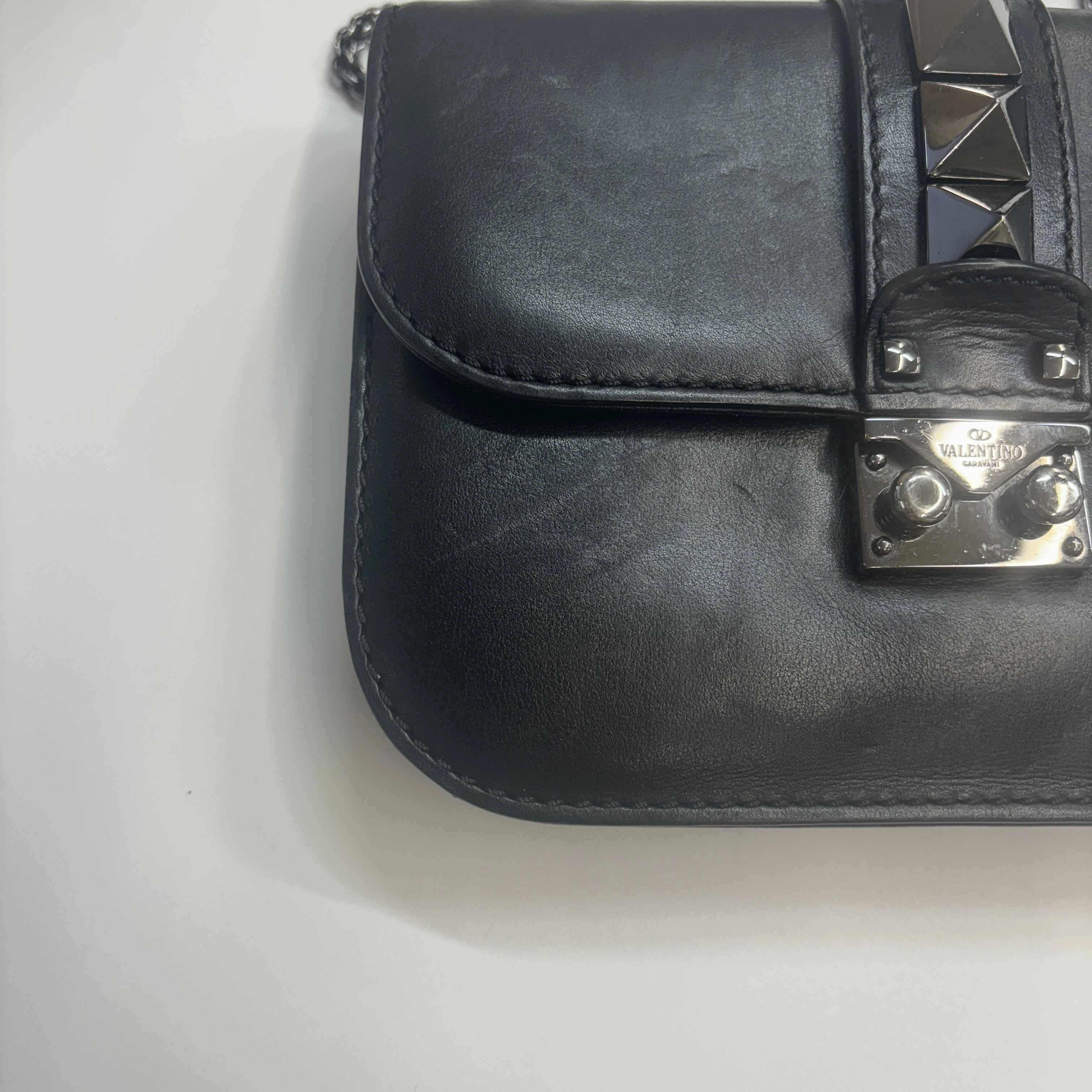 Women's Glam Lock Leather Crossbody Bag Black